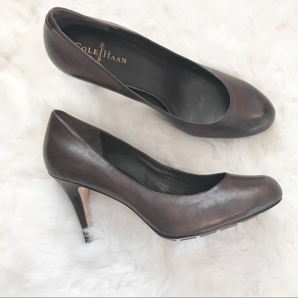cole haan round toe pumps